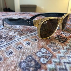 Ray-Ban Bicolor Wayfarer RB2132